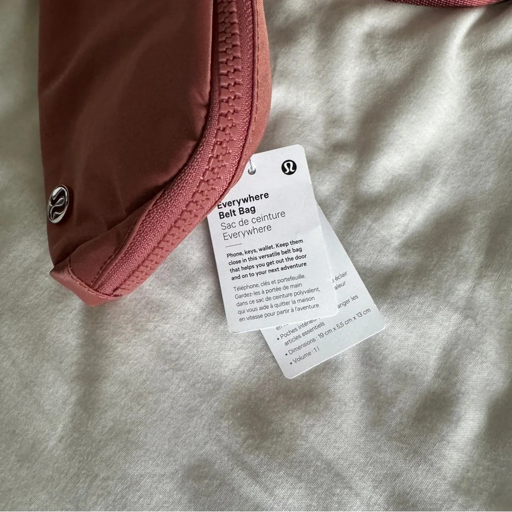 ππ©· Lululemon Everywhere Belt Bag Brier Rose - Picture 4 of 7